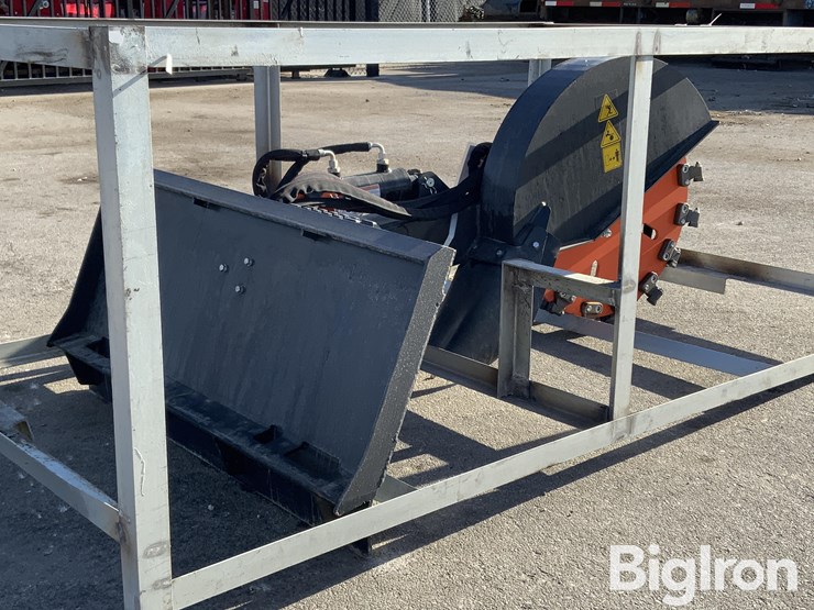 2025-massey-ferguson-730-image-5