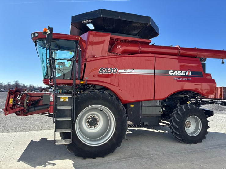 2012-case-ih-8230-image-9