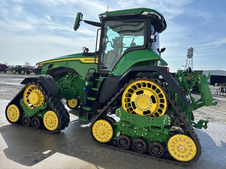 2023-john-deere-8rx-370-image-9