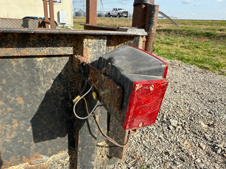 #38649-•-10’-s/a-utility-trailer-image-9