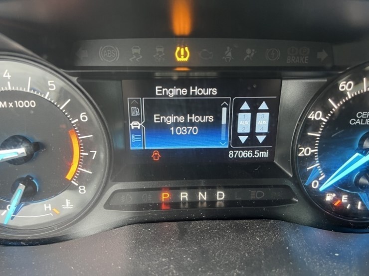 2018-ford-explorer-image-27