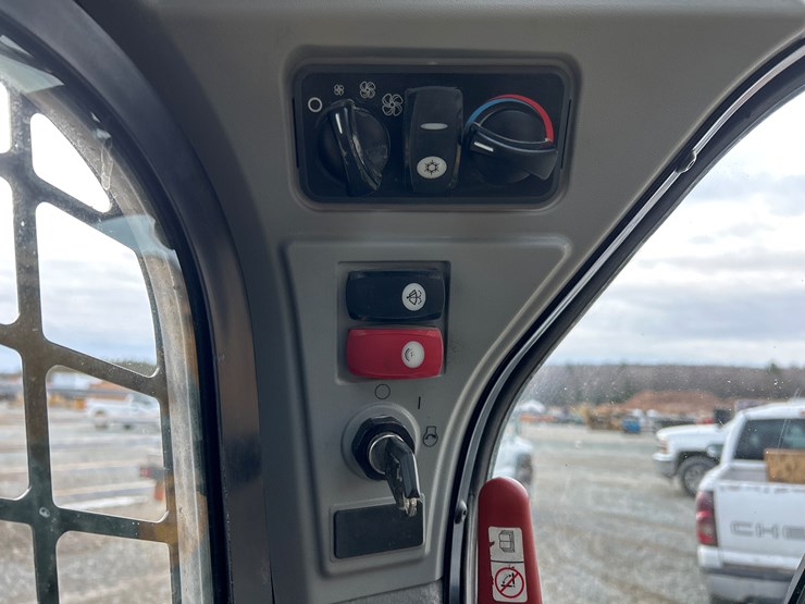 caterpillar-262d-image-48