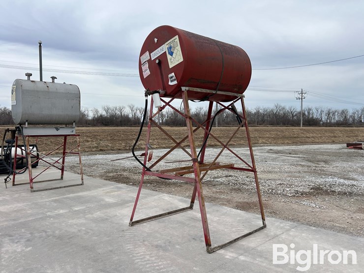 free-standing-300-gallon-gasoline-tank-image-1