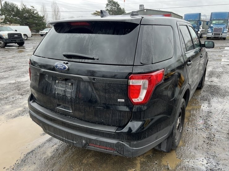 2018-ford-explorer-image-4