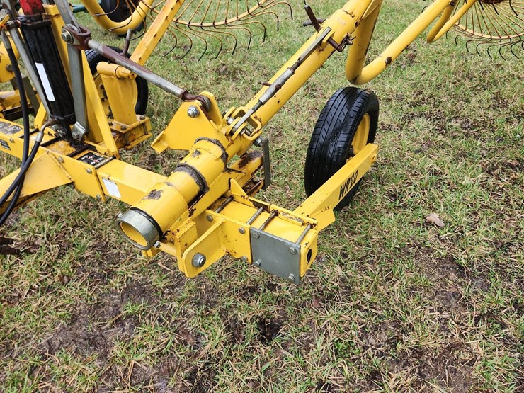 tag-#65,-vermeer-rake-image-3