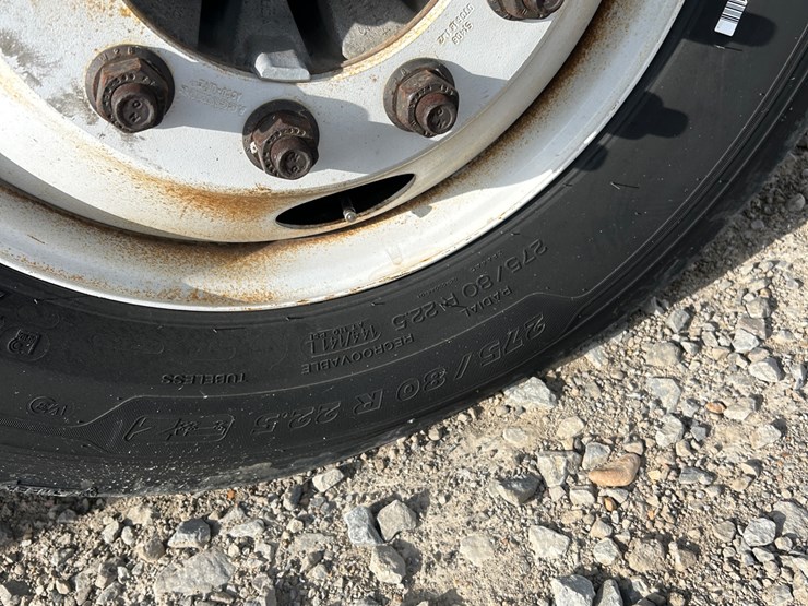 2016-peterbilt-579-image-7