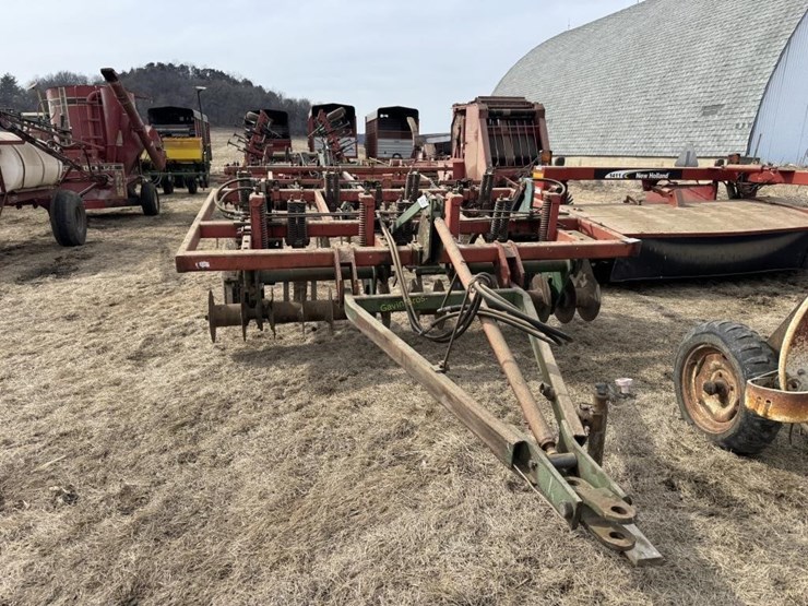 brillion-7-shank-chisel-plow-image-2