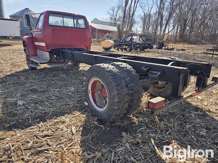 1992-ford-f700-image-7