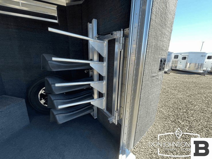 2024-featherlite-9400-74pt-4-h-horse-trailer-image-24
