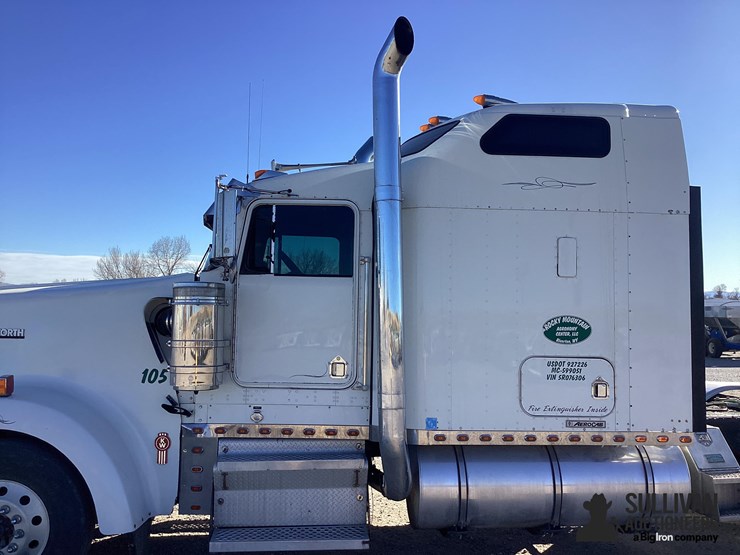 2005-kenworth-w900l-image-9