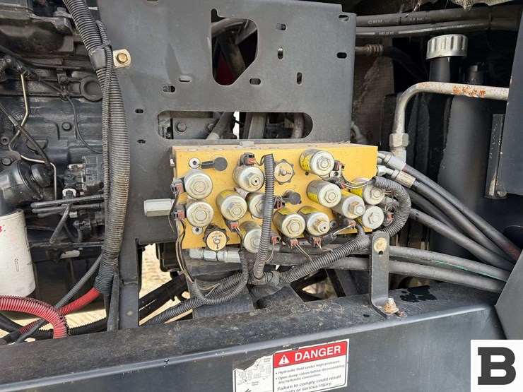 2009-case-ih-wd1903-image-35