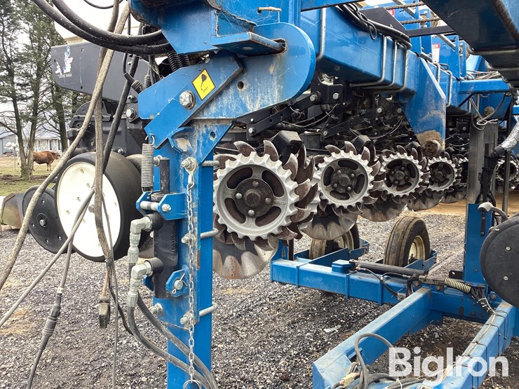 2010-kinze-3500-image-10
