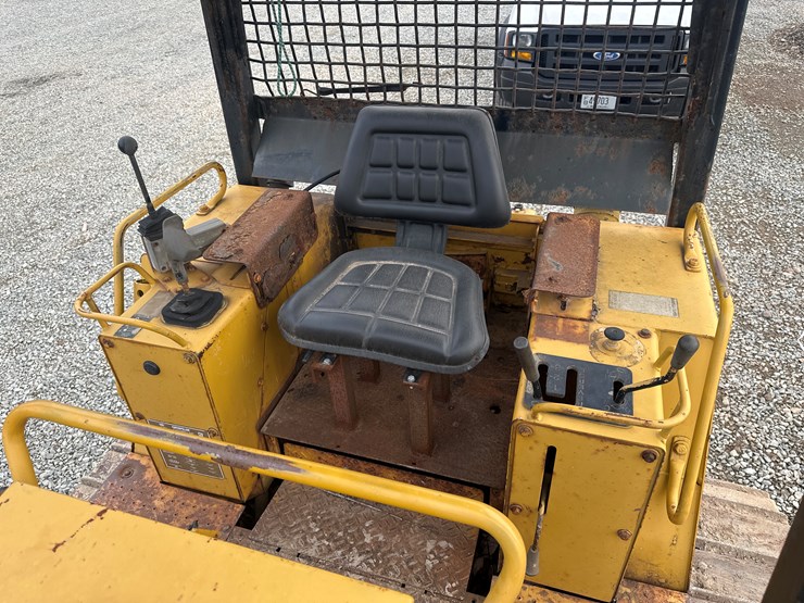 caterpillar-d4c-image-33