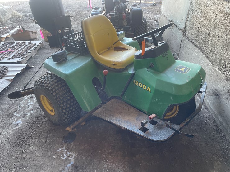 #6018-•-john-deere-1200a-ride-on-finisher-with-seeder-image-3