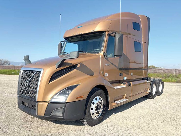 2022-volvo-vnl-760-image-1