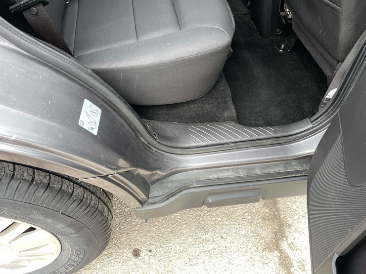 2011-ford-escape-image-57