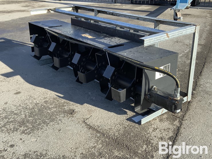 2025-massey-ferguson-730-image-1