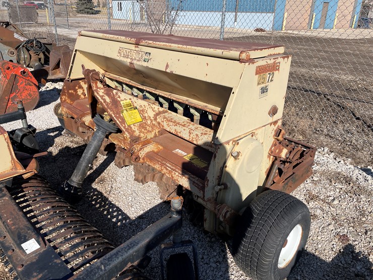 #6081-•-land-pride-3-point-25-72-seeder-image-1