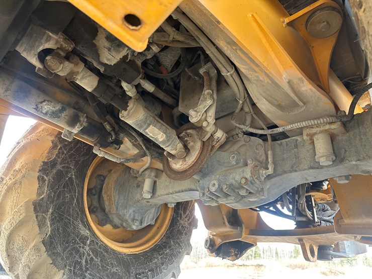 2012-volvo-bl70b-image-110