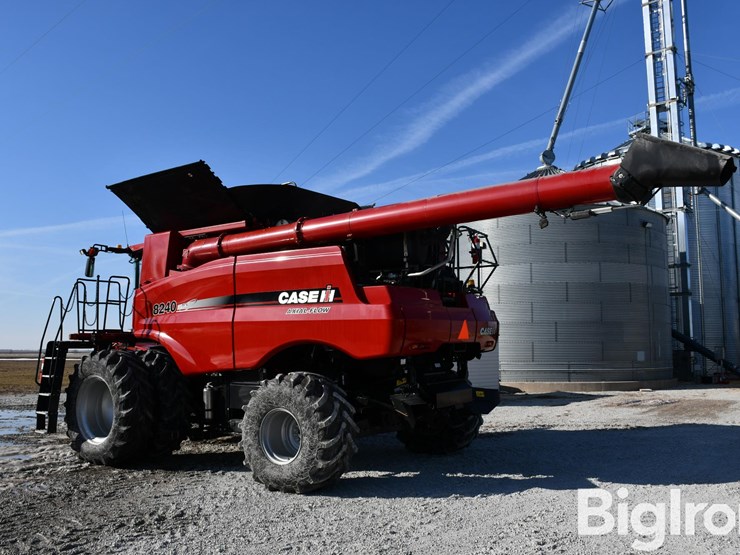 2017-case-ih-8240-image-7