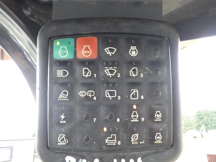 2019-deere-450k-lgp-image-30