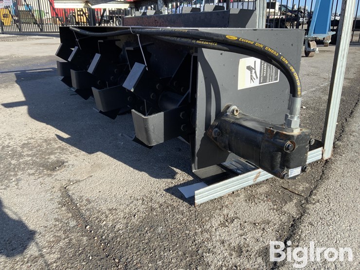 2025-massey-ferguson-730-image-13