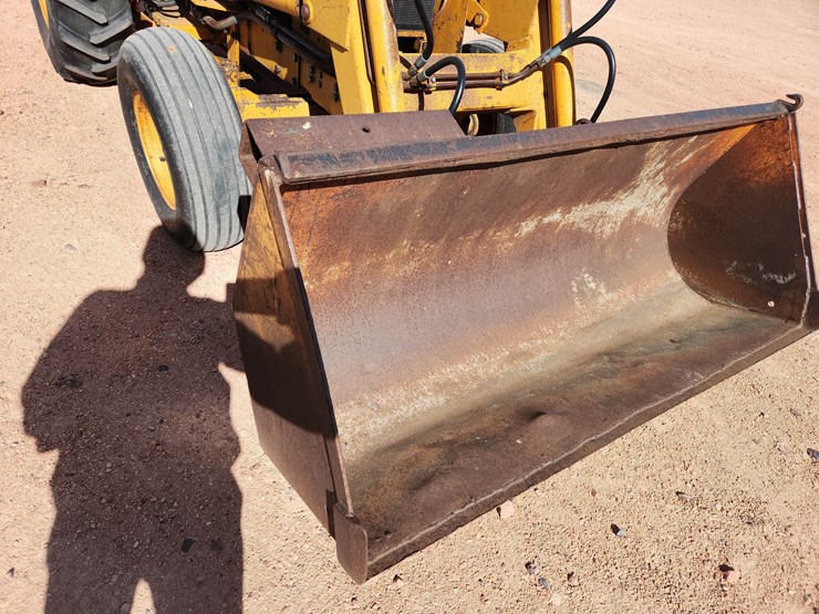 case-380-roadrunner-tractor-with-case-436-loader-image-29