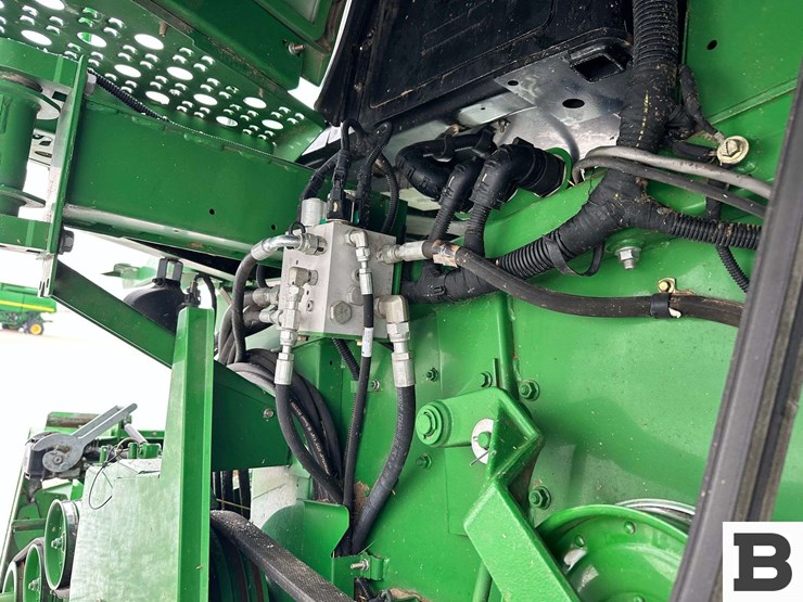 2011-john-deere-9870-sts-image-60
