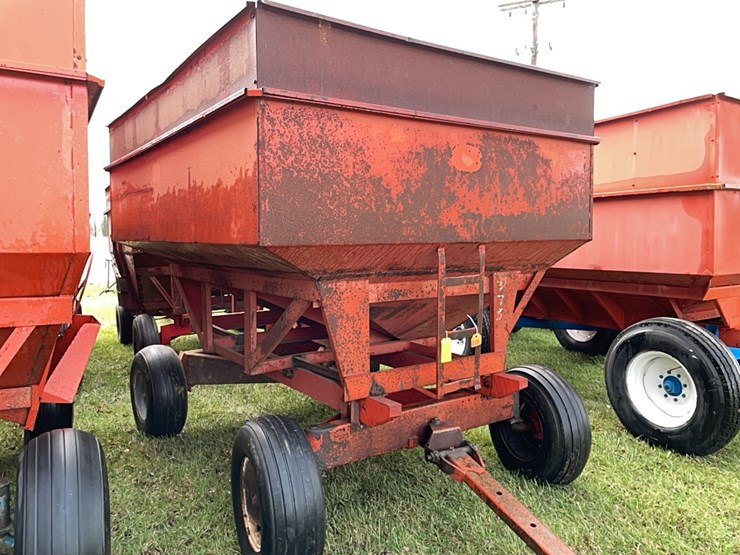 tag-#109,-200-bu-hopper-wagon-image-1