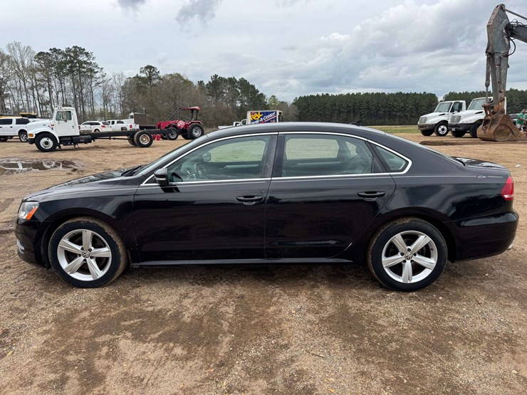 2013-volkswagen-passat-se-4-door-sedan---180,168-miles-image-8