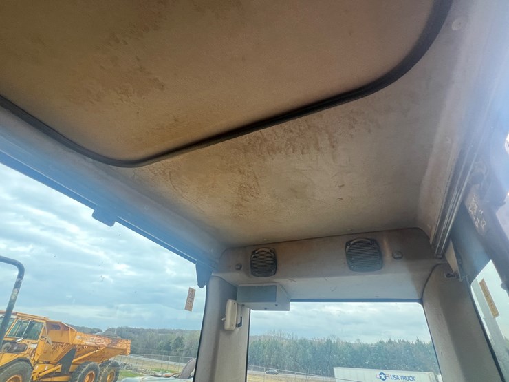 2011-komatsu-pc130-8-image-28