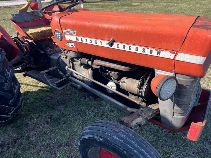 massey-ferguson-135-image-13