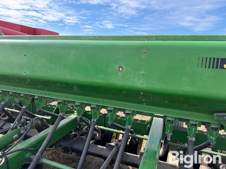 john-deere-750-image-16