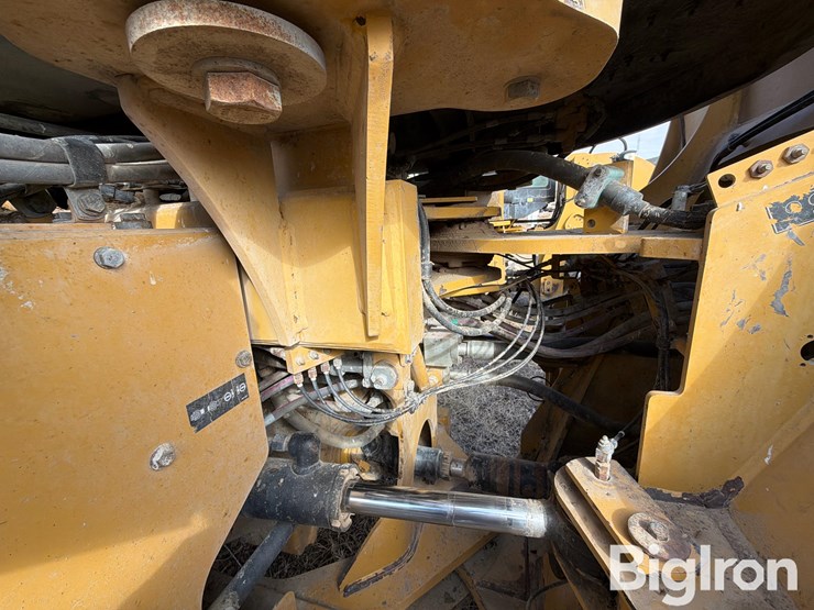 2014-caterpillar-950m-image-19