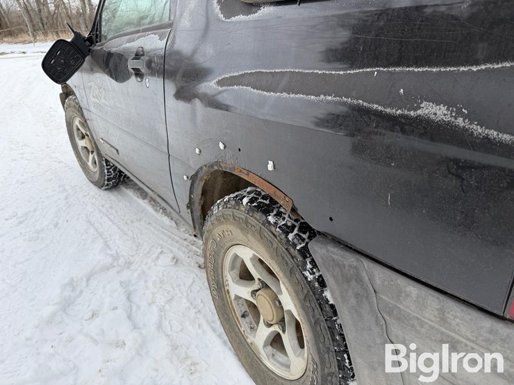 2003-chevrolet-tracker-image-16