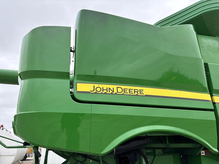 2014-john-deere-s660-image-13