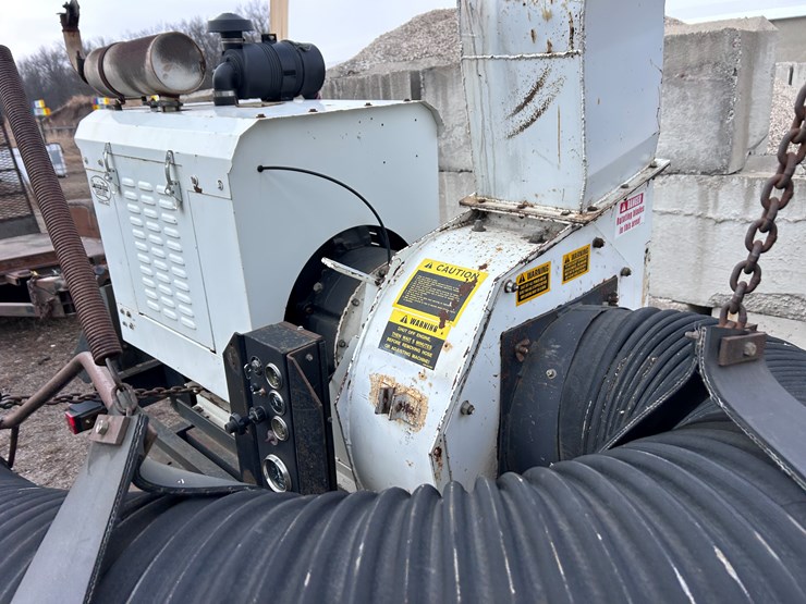 #1687-•-american-road-machinery-towable-leaf-vac-image-16