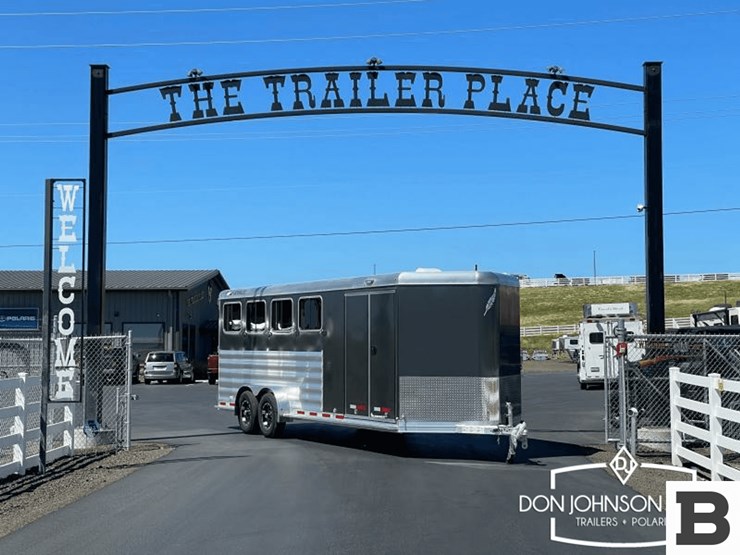 2024-featherlite-9400-74pt-4-h-horse-trailer-image-2