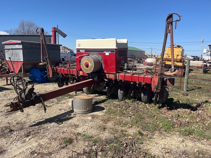 #5081-•-6-row-900-cyclo-air-planter-image-3