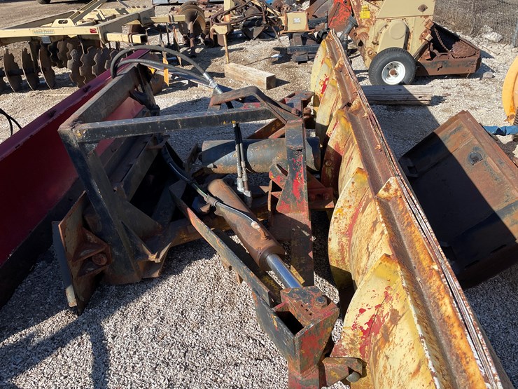 #6076-•-universal-mount-skidsteer-snow-pusher-image-3