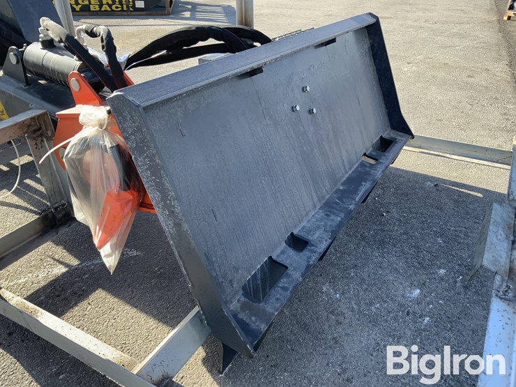 2025-massey-ferguson-730-image-9