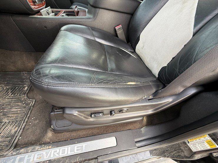 2014-chevrolet-tahoe-image-41