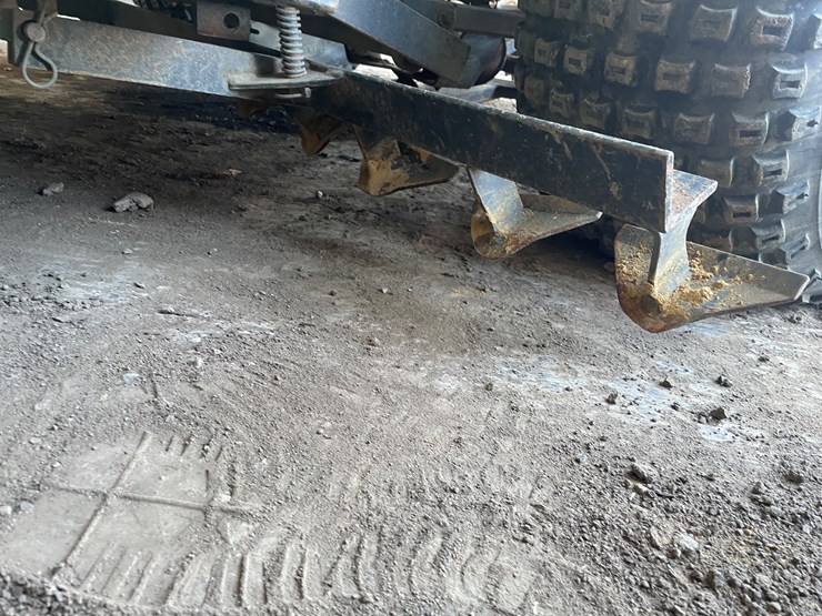 #6018-•-john-deere-1200a-ride-on-finisher-with-seeder-image-8