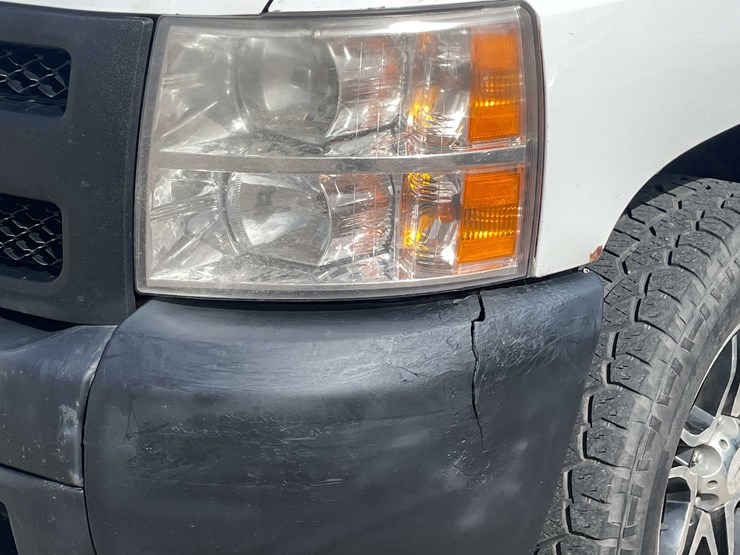 #1429-•-2008-white-chevy-silverado-(has-wi-title)-(of)-image-8