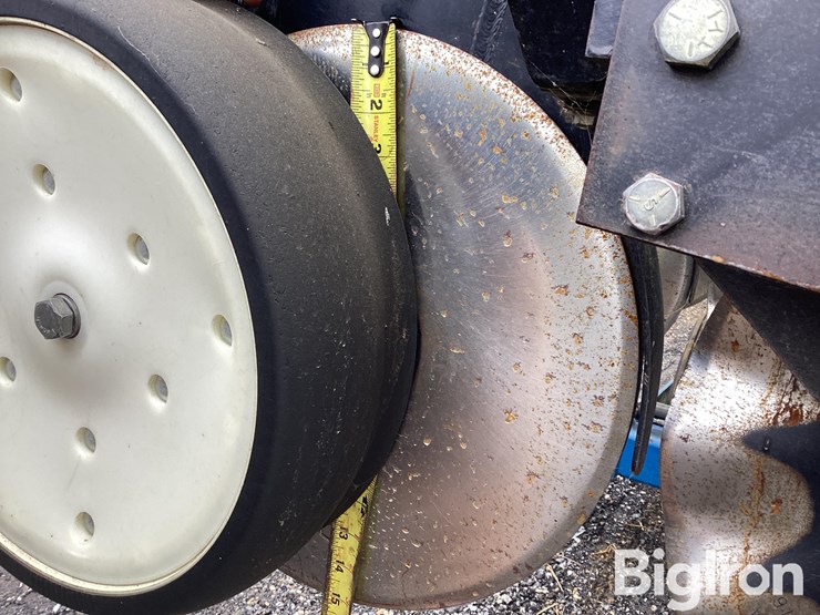 2010-kinze-3500-image-9