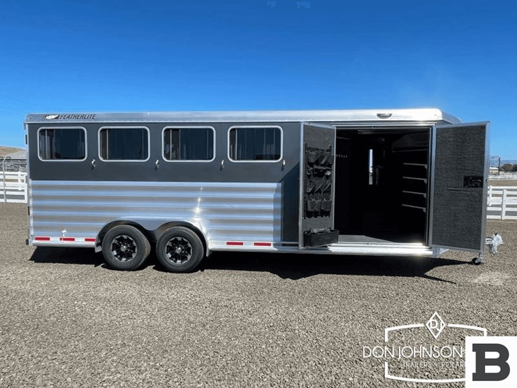 2024-featherlite-9400-74pt-4-h-horse-trailer-image-9