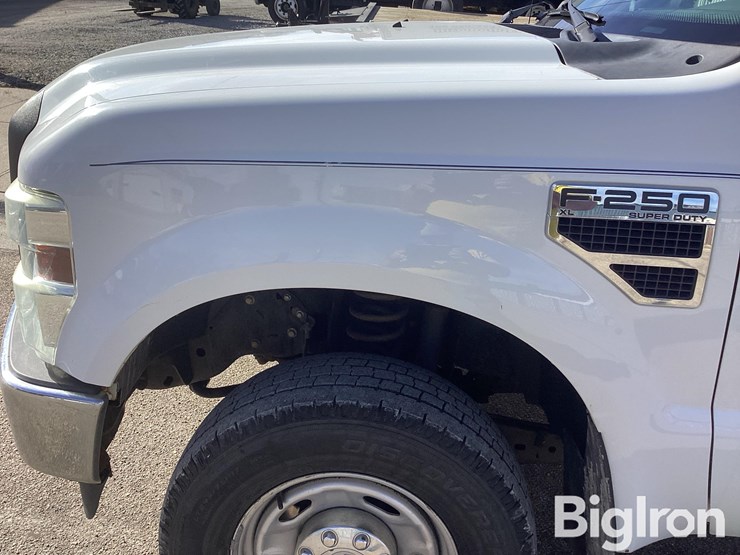 2010-ford-f250-xl-image-16