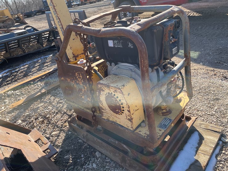 #6103-•-vibromax-at-45-heavy-duty-plate-compactor-image-3