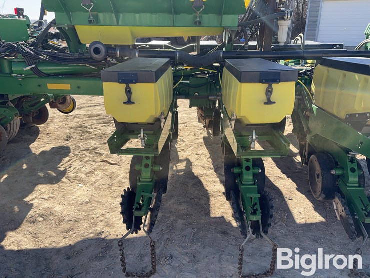 2013-john-deere-1770nt-image-19