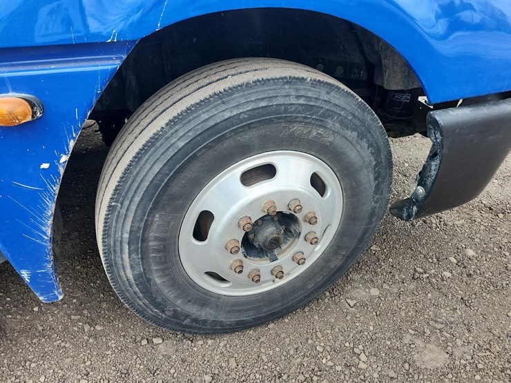 tag-#285,-freightliner-semi-image-16